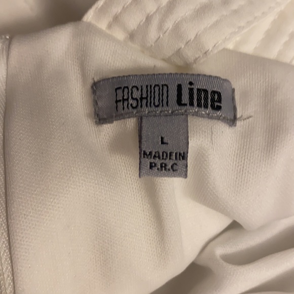 White romper with bow in back - Picture 4 of 5